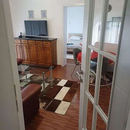Jayla 2 Apartment