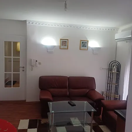 Jayla 2 Apartment